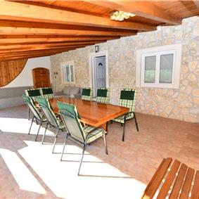 3 Bedroom Villa with Pool & Tennis Court near Sinj, sleeps 8